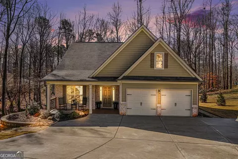 Exterior - 994 Lakeview Dr, Commerce, GA 30529 photo 2 of 5