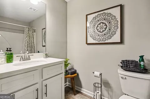 Bath - 994 Lakeview Dr, Commerce, GA 30529 photo 5 of 6