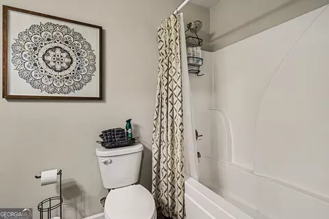 Bath - 994 Lakeview Dr, Commerce, GA 30529 photo 6 of 6