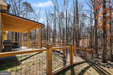Exterior - 994 Lakeview Dr, Commerce, GA 30529 photo 5 of 5