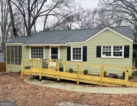 624 W Howell St, Hartwell, GA 30643
