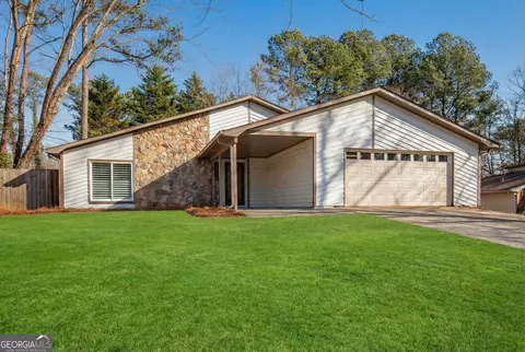 860 Waterbrook Ct, Roswell, GA 30076