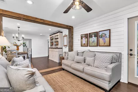Living - 606 Spring St, Washington, GA 30673 photo 2 of 2