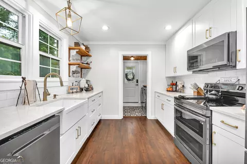 Kitchen - 606 Spring St, Washington, GA 30673 photo 3 of 3