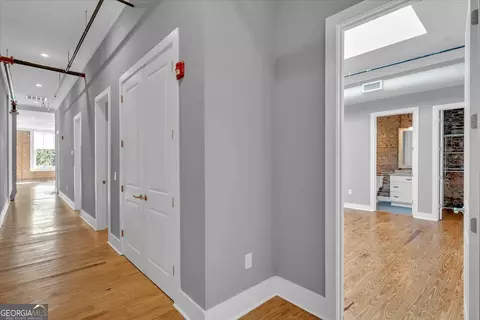 Entry Way - 565 Poplar St, Macon, GA 31210 photo 4 of 6