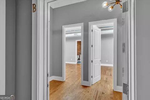 Entry Way - 565 Poplar St, Macon, GA 31210 photo 3 of 6