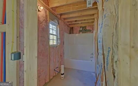 Bath - 256 Canyon Point Dr, Demorest, GA 30535 photo 2 of 2