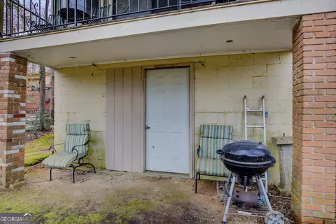 Exterior - 225 Lang Cir, Covington, GA 30014 photo 10 of 10