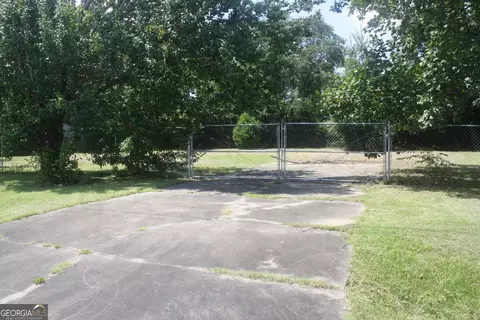 207 Cambridge Dr, Warner Robins, GA 31093