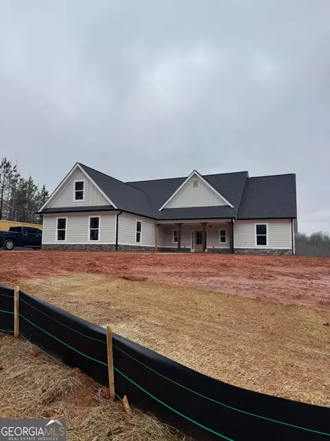 647 Fairview Rd, Pendergrass, GA 30567