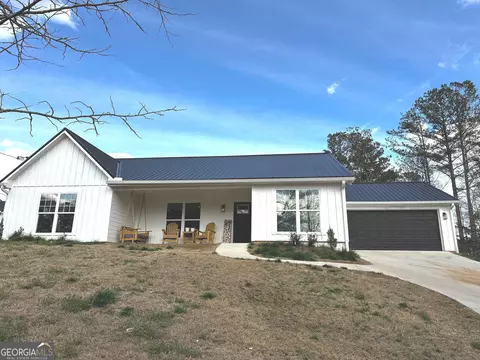 215 Almon Ave, Tallapoosa, GA 30176