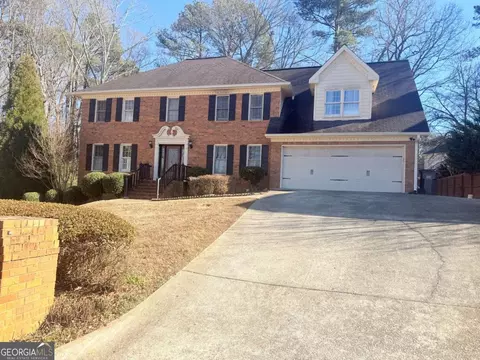 5010 Oak Tree Ln, Stone Mountain, GA 30087