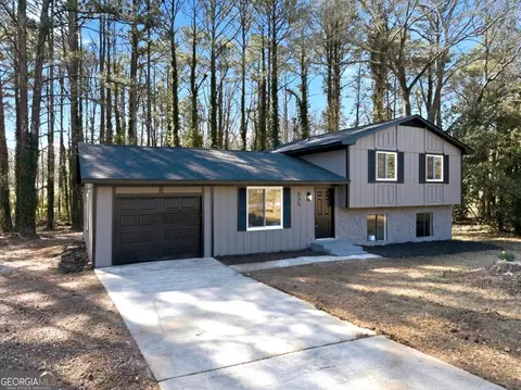 835 Cochise Trl SE, Conyers, GA 30094