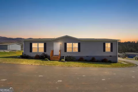121 N Gemstone Ave, Franklin, NC 28734