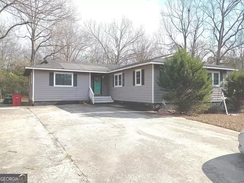 518 Cooley Dr, Sandersville, GA 31082
