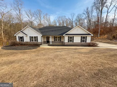 951 Oconee Ln, Commerce, GA 30529
