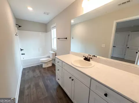 Bath - 951 Oconee Ln, Commerce, GA 30529 photo 6 of 6