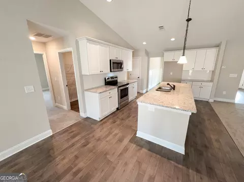 Entry Way - 951 Oconee Ln, Commerce, GA 30529 photo 1 of 3