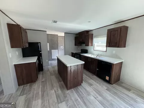 Kitchen - 420 Mosley Bridge Rd, Claxton, GA 30417 photo 1 of 2