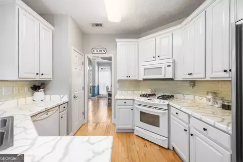 Kitchen - 829 Thrash Rd, Lagrange, GA 30241 photo 2 of 3