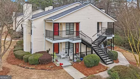 549 Windchase Ln, Stone Mountain, GA 30083