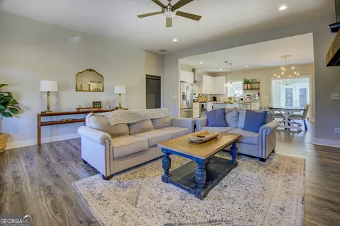 Living - 3320 Davis Academy Rd, Rutledge, GA 30663 photo 2 of 3