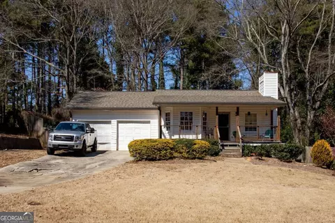 1821 Rose Garden Ln, Loganville, GA 30052