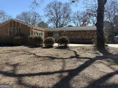 271 Lakeshore Dr, Warner Robins, GA 31088