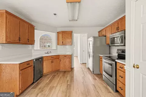 Kitchen - 40 Hunters Xing, Covington, GA 30016 photo 1 of 2