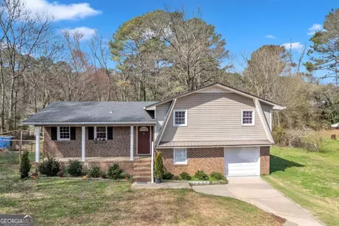 405 Strawberry Ln SE #LINDALE, Lindale, GA 30147