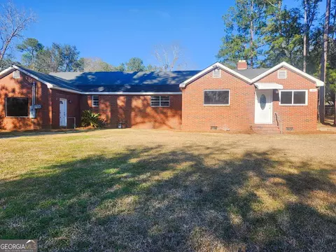 1301 Eager Dr, Albany, GA 31707