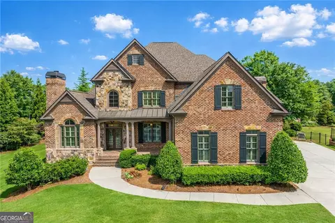 2792 Springbluff Ln, Buford, GA 30519