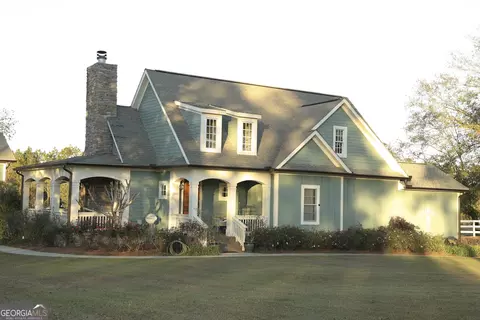 585 Old Savannah Rd, Ailey, GA 30410
