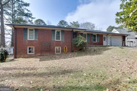 108 Wills Dr, Alpharetta, GA 30009