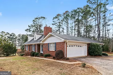 42 Camellia Cir, Newnan, GA 30263