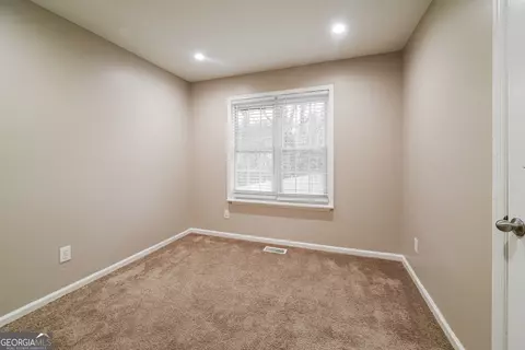 Bedroom - 1398 Ling Dr, Austell, GA 30168 photo 4 of 5
