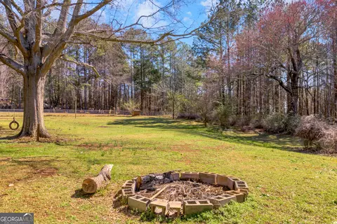 Exterior - 900 Defoor Rd, Toccoa, GA 30577 photo 10 of 16