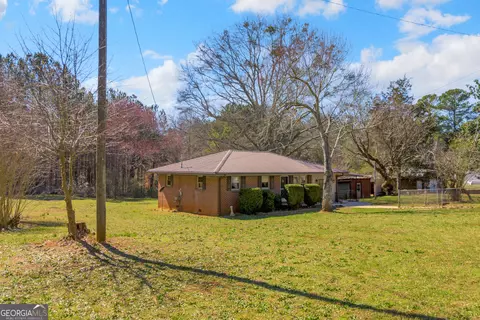 Exterior - 900 Defoor Rd, Toccoa, GA 30577 photo 3 of 16