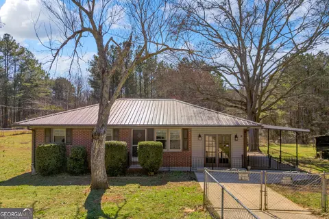 900 Defoor Rd, Toccoa, GA 30577