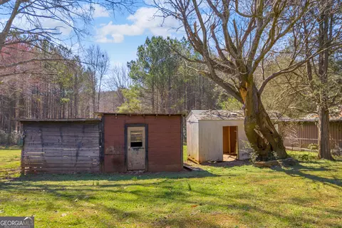 Exterior - 900 Defoor Rd, Toccoa, GA 30577 photo 6 of 16