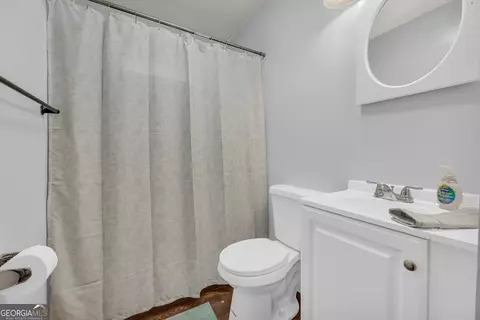 Bath - 900 Defoor Rd, Toccoa, GA 30577 photo 4 of 4