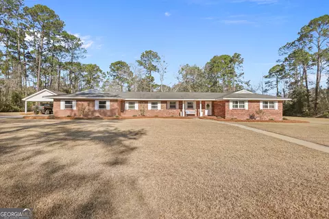 548 S 5th St, Jesup, GA 31545
