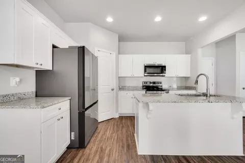 Kitchen - 632 Sutton Rd, Forsyth, GA 31029 photo 2 of 2