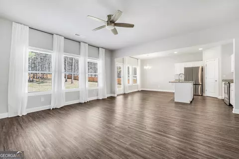 Living - 632 Sutton Rd, Forsyth, GA 31029 photo 5 of 6