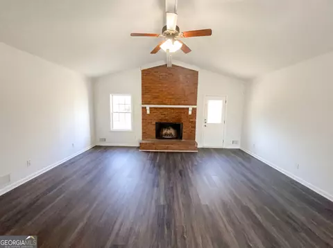 Living - 25 Buckeye Cir, Covington, GA 30016 photo 2 of 2