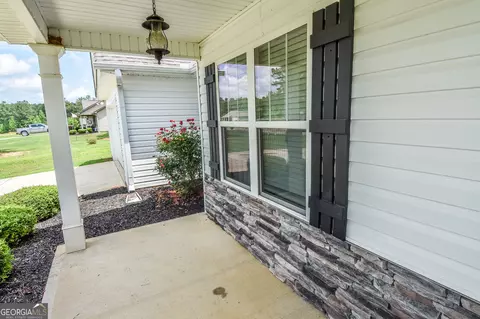 Exterior - 111 Needleleaf Ct, Barnesville, GA 30204 photo 8 of 24