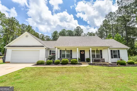 111 Needleleaf Ct, Barnesville, GA 30204