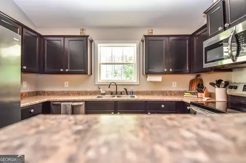 Kitchen - 111 Needleleaf Ct, Barnesville, GA 30204 photo 1 of 6