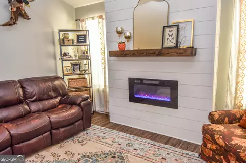 Living - 111 Needleleaf Ct, Barnesville, GA 30204 photo 1 of 1