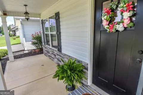 Exterior - 111 Needleleaf Ct, Barnesville, GA 30204 photo 7 of 24